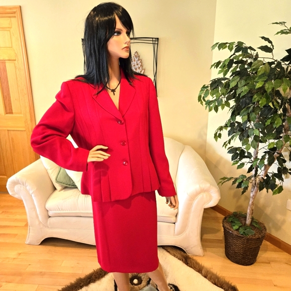 NWTs, Red Le Suit, Business Suit Pleated Jacket/Blazer,  A-Line Skirt, Size 12 - Picture 8 of 16